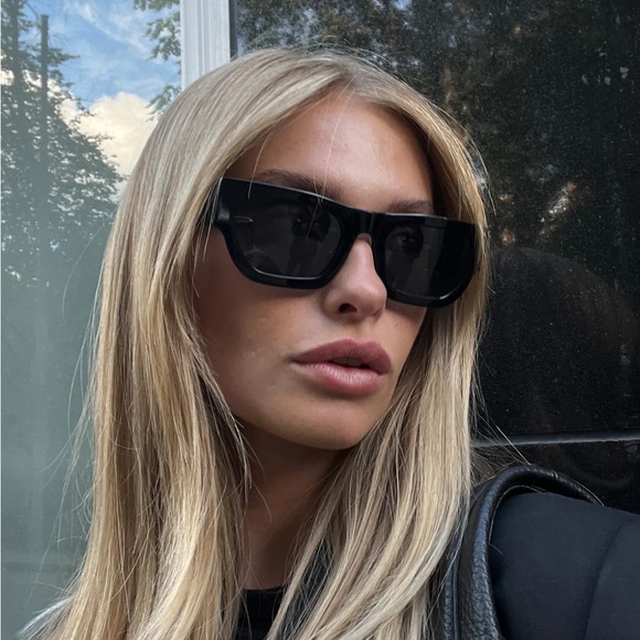 Vehla Finn Sunglasses - Picture 2 of 5